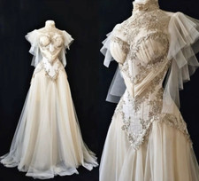 Vintage Wedding Dresses High Neck Lace Appliques Bridal Gowns Floor Length