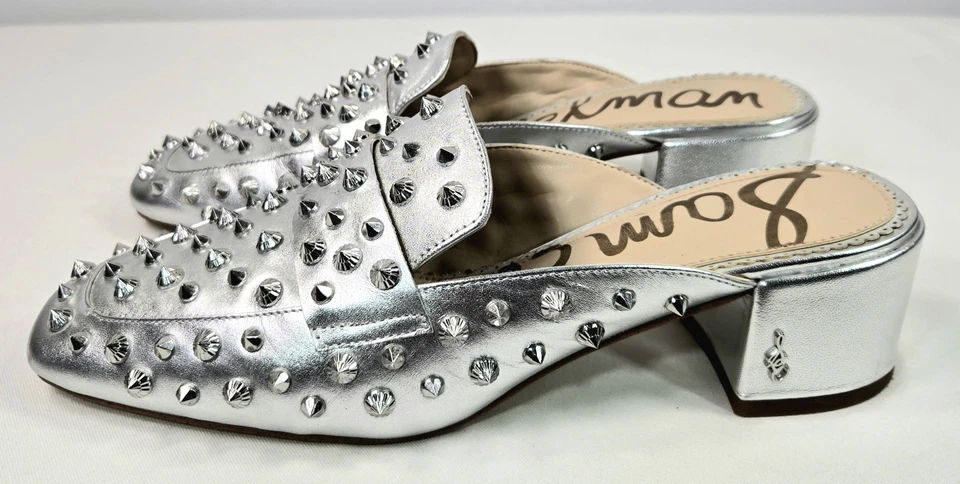 Mocasines Sam Edelman Augustus Mule Tacones 7.5M Plateados Tachonados Metálicos Sin Cordones Usados en Excelente Condición