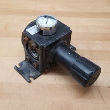 Parker P3NRA98BNG Regulator, 1" Port  NPT, 1" Body Size, 250 Psi Max, 17 Bar