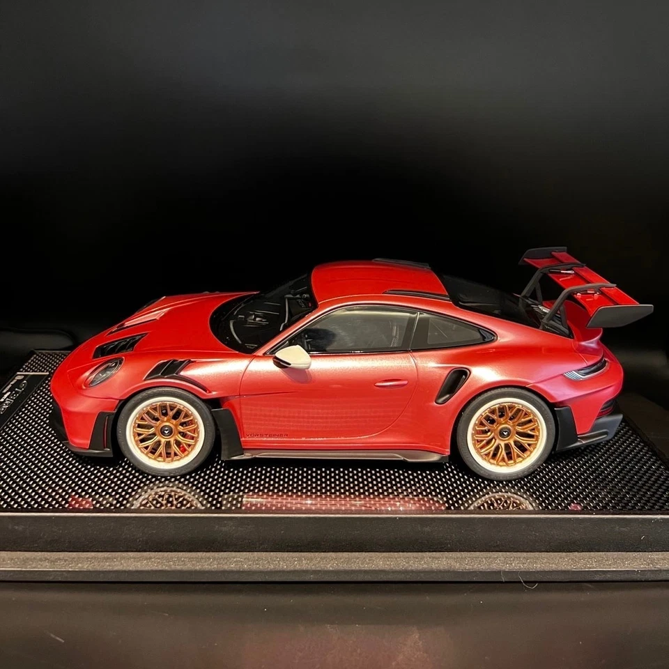 Porsche 911 (992) GT3 RS [Timothy & Pierre] Pink Vorsteiner 1/18 Foto 2 de 4