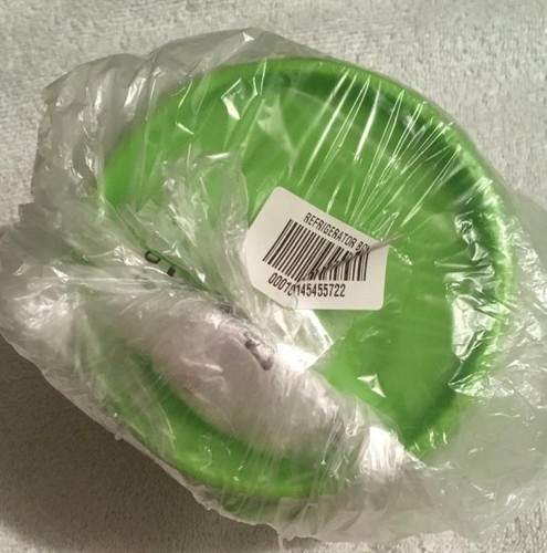 Tupperware Refrigerator Nesting Bowls with Seals Green Set Of 4-14 Ounces New - Picture 3 of 5