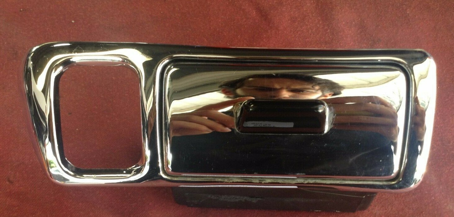 65 -80 ROLLS ROYCE SILVER SHADOW  LEFT REAR CHROME ASH TRAY UB13671 
