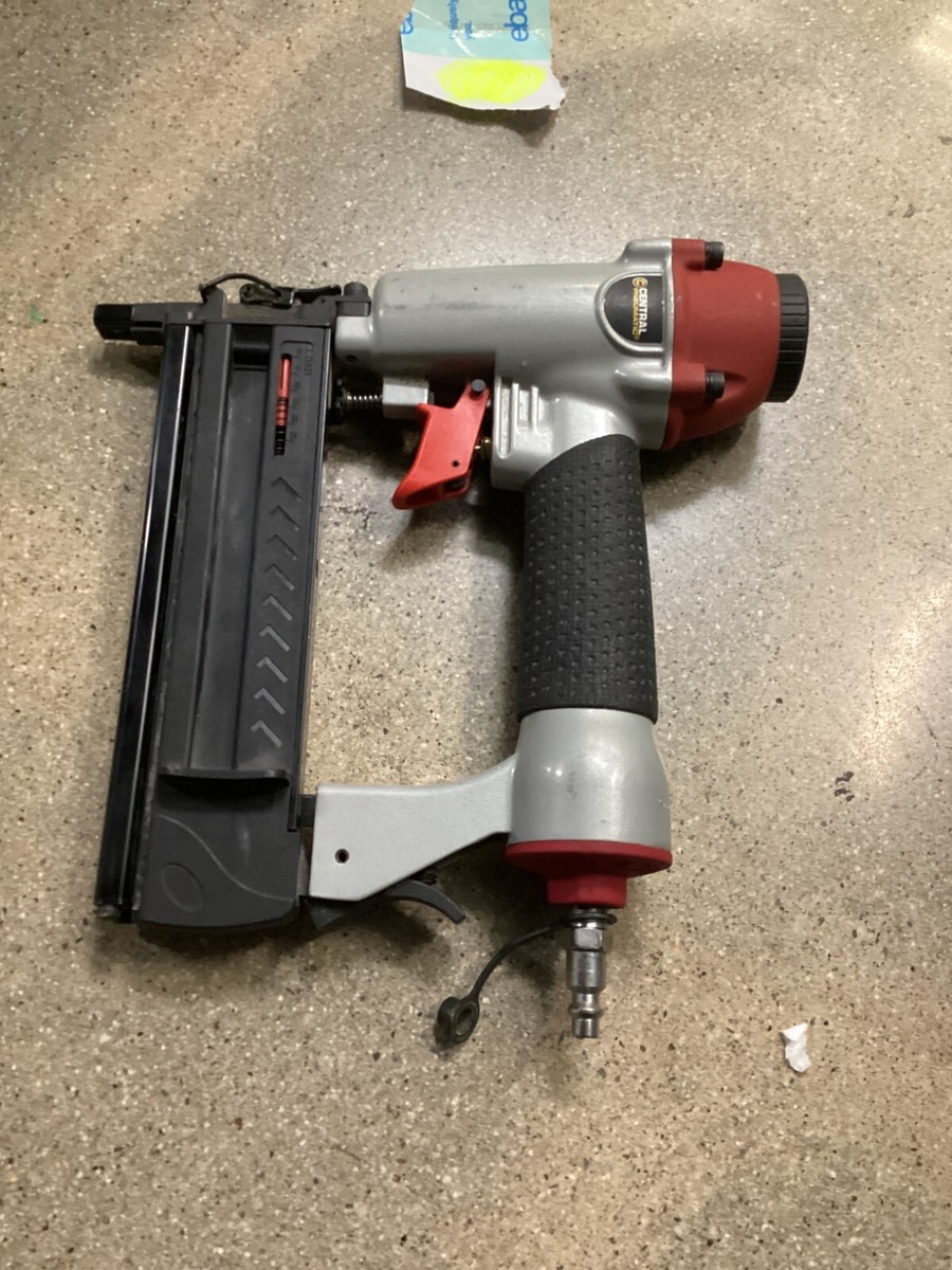 Central Pneumatic 64269 18 Gauge 2-in-1 Air Nailer/Stapler Gan
