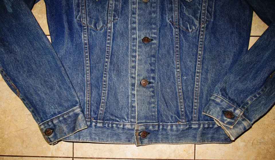 Vintage 60's Levi's Denim Jacket Two Pocket USA Made Trucker size 38 Small - Image 4 of 4