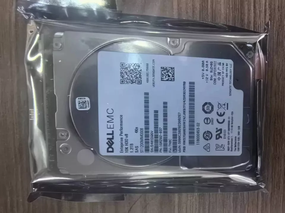 EMC D4-2S10-1200 005053152 005053153 1.2TB 10K SAS unit hard disk - Image 3 of 4