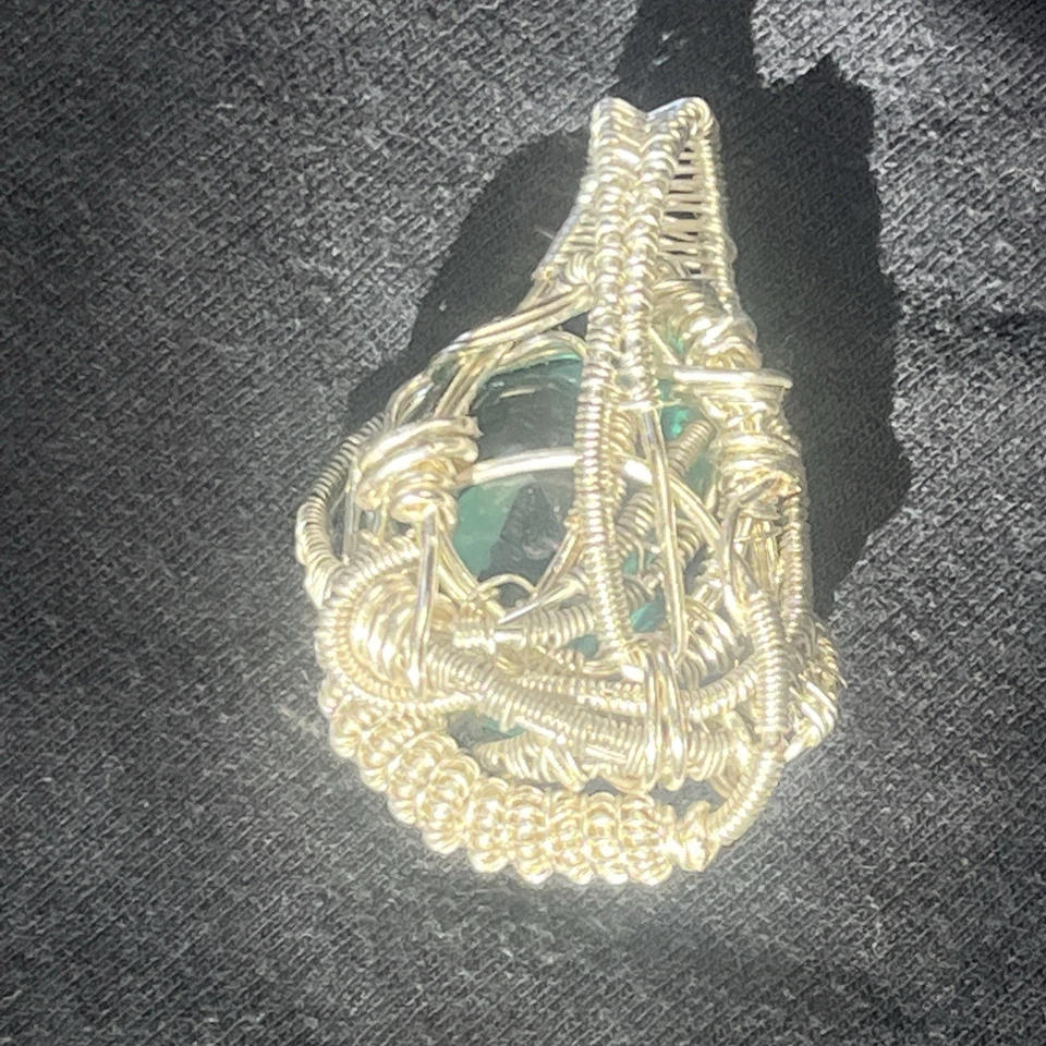 Hand Wrapped Heated Sapphire Pendant :OVC8 - Image 4 of 4