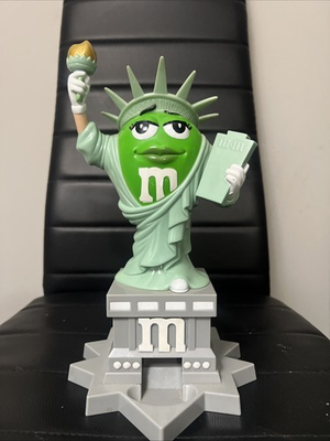 #ad M amp;M#x27;s GREEN Statue of Liberty M amp; M World Candy Dispenser Still Works $25.00