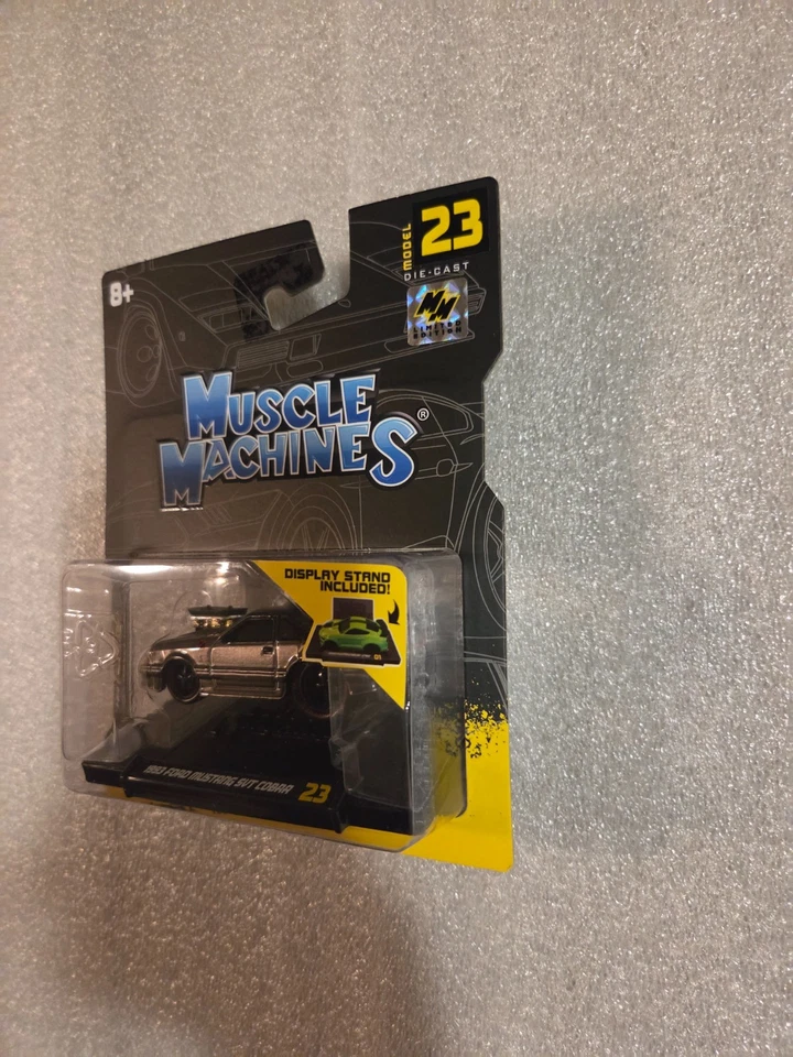 Muscle Machines 1993 Ford Mustang SVT Cobra 1:64 - Series 4 Model 23 - Image 3 of 4