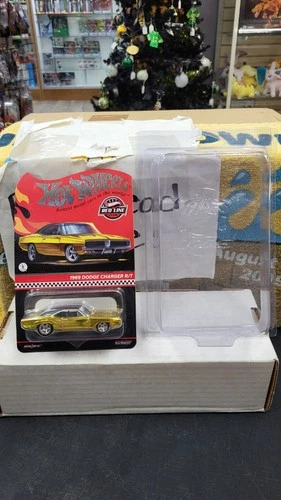 NIB 2022 1969 DODGE CHARGER R/T HOT WHEELS RED LINE CLUB EXCLUSIVE 1/64 W/ CASE