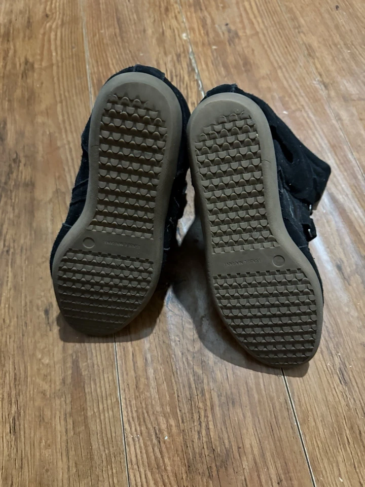 Vintage thrashed Isabella Morant black suede shoes 10.5 woman’s sneaker ￼￼ - Image 4 of 4