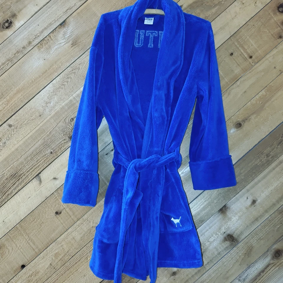 Bata suave Victoria Secret rosa lentejuelas azul Kentucky M-L Foto 4 de 4