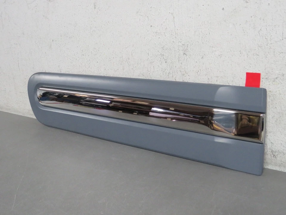 2014 2015 2016 2017 FIAT 500L RIGHT SIDE REAR DOOR LOWER MOLDING - Image 2 of 4