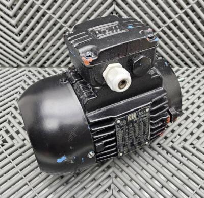 WEG 18MAI10 Gear Motor 0.55-0.62 kW, 220-460 VAC, 14mm Shaft