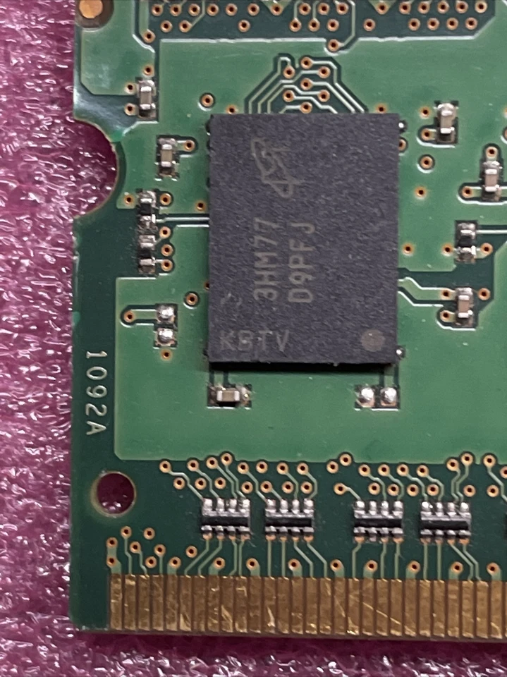 Micron MT16JSF25664HZ-1G1F 2GB PC3-8500S-7-10-F1 DDR3-1066MHz SO-DIMM Laptop RAM - Image 4 of 4