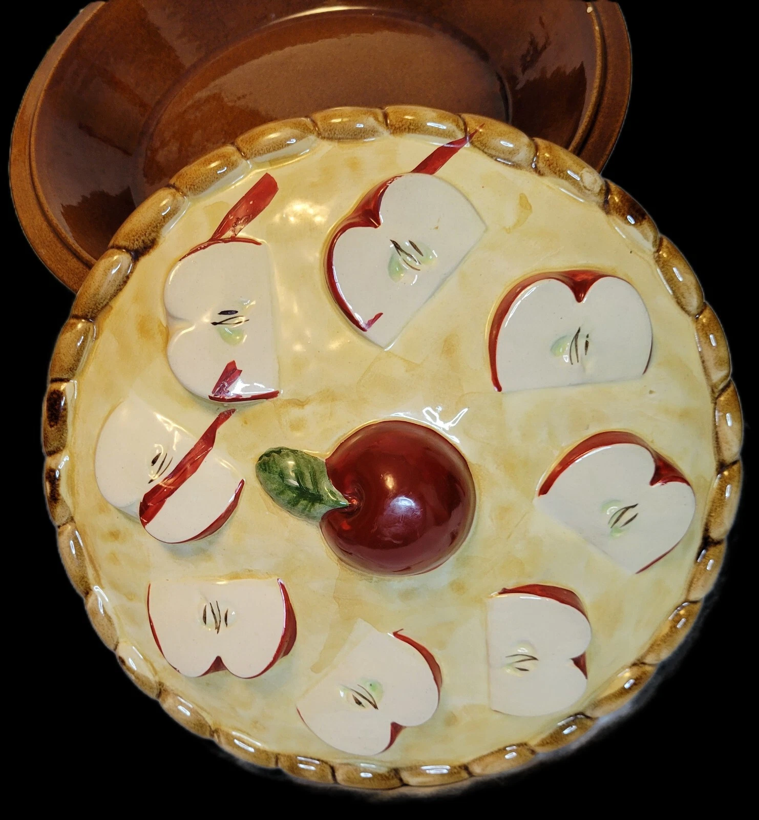 Vintage Pie Plate Glazed Pottery Keeper Covered Dish Baked Apples On Lid 11”