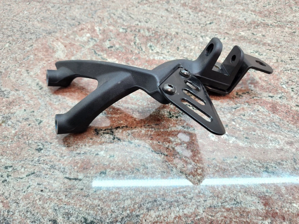 2021-2024 Aprilia RSV4 Tuono RF Rear Right Mount Bracket OEM 893994 Foto 4 de 4