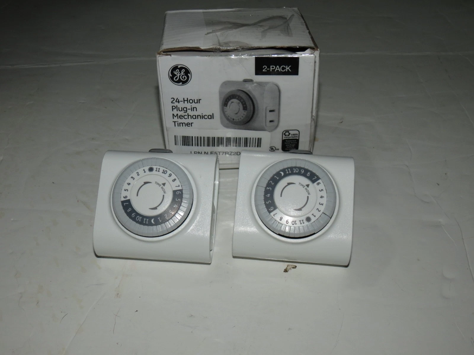 w7 GE Indoor Plug-In 24-Hour Mechanical Timer (2-Pk) White 56177