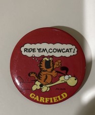 Vintage 1978 Garfield The Cat Ride 'Em Cowcat! Button Pin Pinback