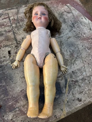 Jouet Ancien Poupée tête en porcelaine sfbj - Photo 1/4