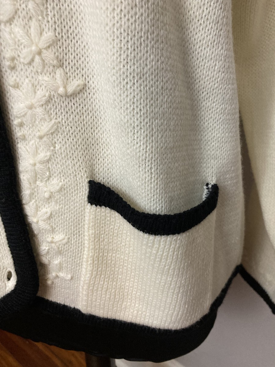 Vintage Croft & Barrow buck sweater in a size Small