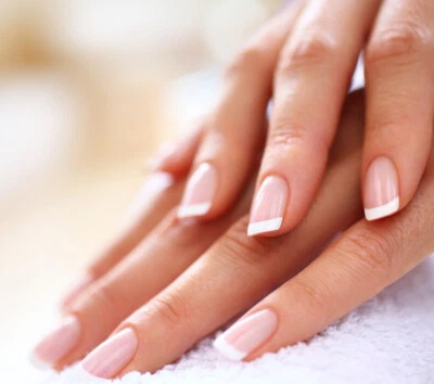 Künstliche Nägel 24p - französisch kurz - zum aufkleben press on nails klebepad