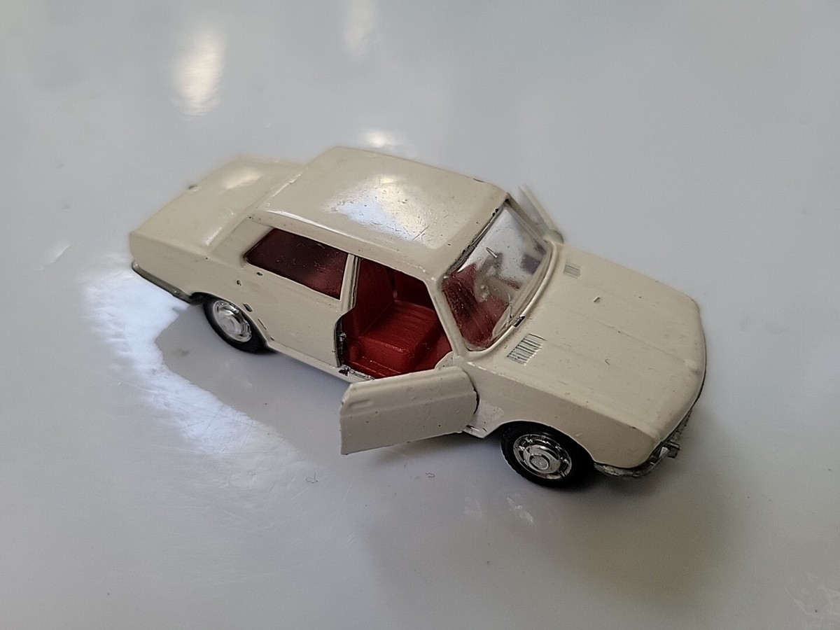 BMW 2500 prata ミニカー Schuco ディーラー別注 1/43 BMW 2500 prata ミニカー Schuco ディーラー別注 1/43 Schuco