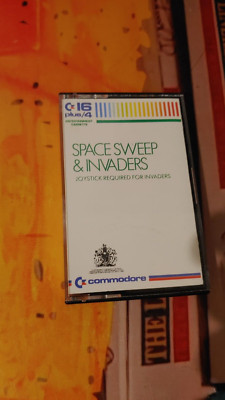 Space Sweep Invaders (1985) Commodore  16 116 +4 (Tape, Manual, Box) works 8-bit