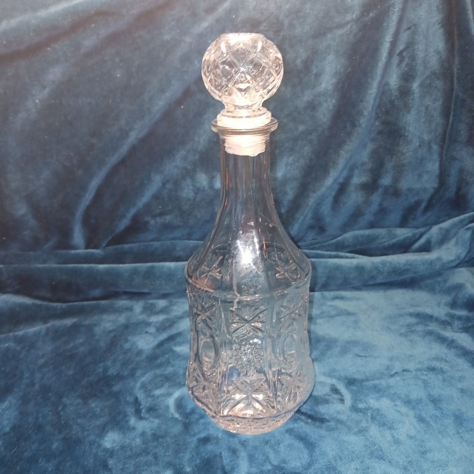 Patterned Pressed Glass Bottle Decanter With Stopper