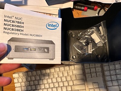 INTEL NUC 8 MOUNTNG KIT