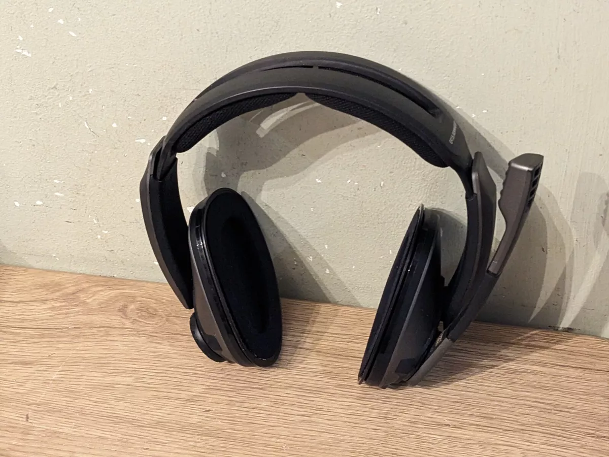 Connect sennheiser wireless online headphones to ps4