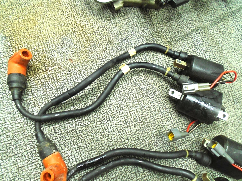 OEM IGNITION COIL ASSY (X6) 68F-82310-01/11 YAMAHA 2000-2003 150-250 OUTBOARD - Image 4 of 4