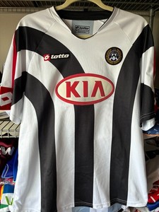 Udinese, la maglia home ha anima green e ricorda i successi del passato