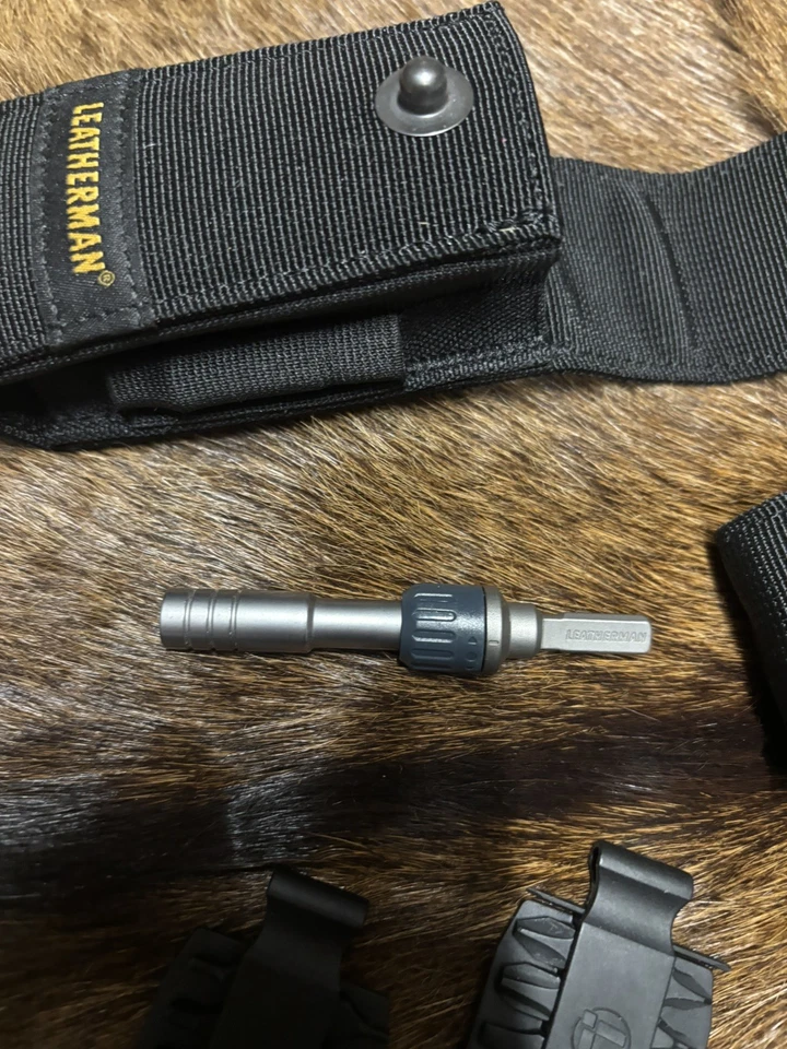 Leatherman® Wave®+ Multi-Tool Silber mit Ultimativen Zubehör Set, Holster, Bit - Bild 2 von 4