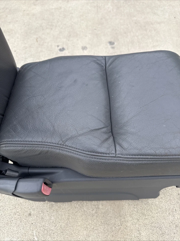 2005-2010 Honda Odyssey 2-й ряд средний подпрыгивающее сиденье OEM серый кожаный - Изображение 4 из 4