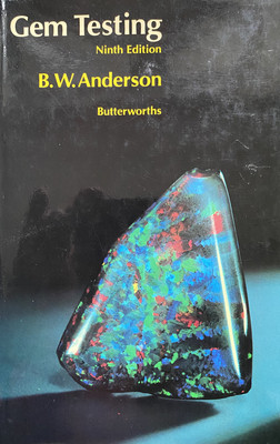 B. W. Anderson: Gem Testing. London, Boston (Butterworths) 1980, Ninth Edition.