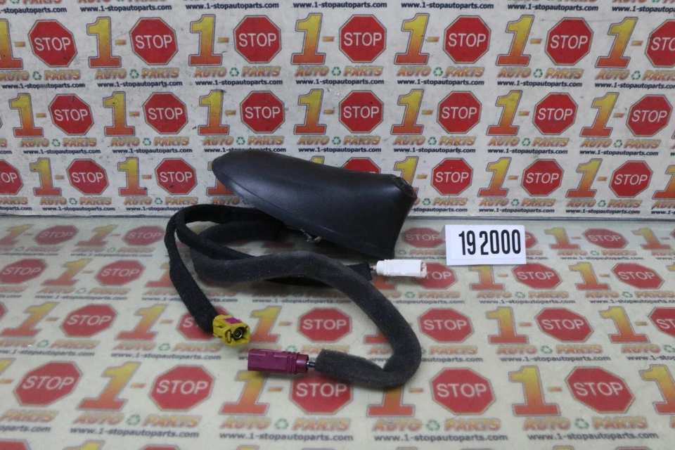 2016-2018 JEEP CHEROKEE ROOF MOUNTED RADIO SHARK FIN ANTENNA 05091874AA OEM - Image 3 of 4