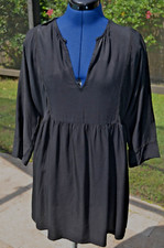 NWT Women's MEDIUM FOREVER 21 V-Neck 3/4 Sleeve Short Black Casual DRESS