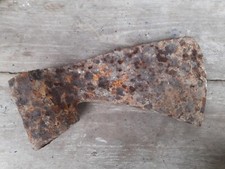 hache outil ancien à identifier art populaire