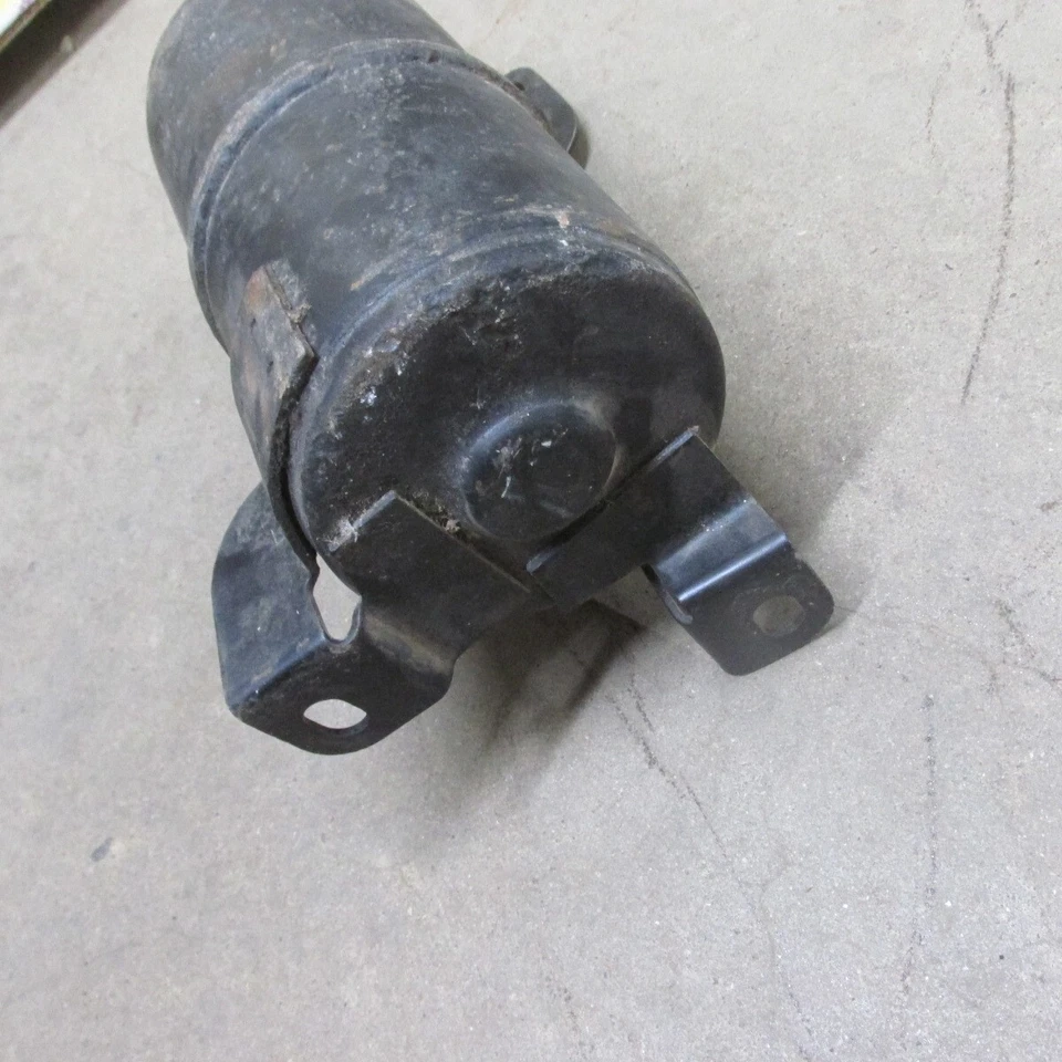 68 69 PONTIAC FIREBIRD CONVERTIBLE ORIGINAL GM COCTELERA TRASERA IZQUIERDA Foto 4 de 4