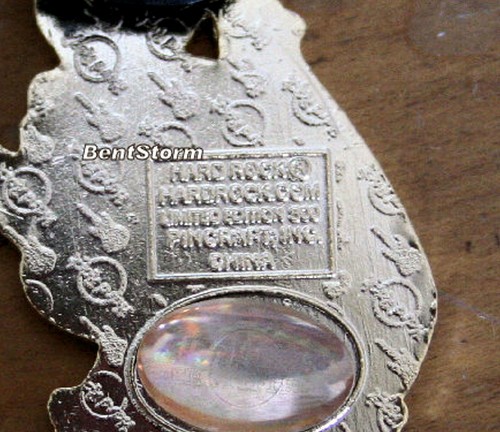 2008 Hard Rock Cafe Honolulu Hawaii Mrs. Santa Claus Pin Island Series LE 300 - Picture 3 of 3