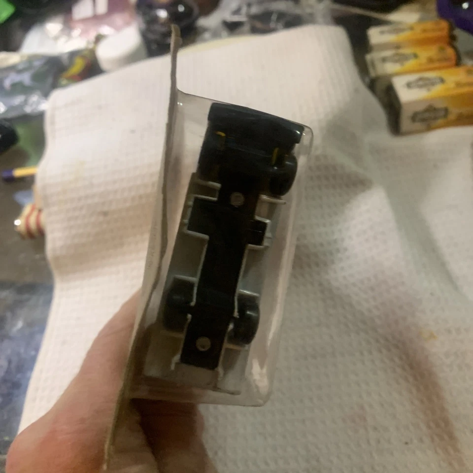 Camión contenedor Volvo Matchbox 1/64 diecast súper giratorio lavado de autos MB23 FedEx blanco Foto 4 de 4