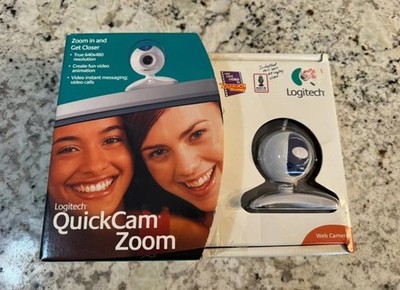 LOGITECH QuickCam Zoom For Live Video Snap Pics & has Microphone for Chats