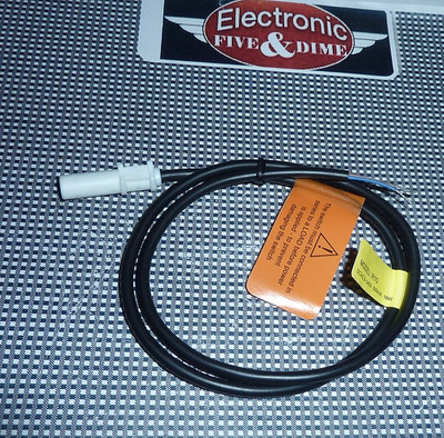 R10 R10P RAC RHT MSS SERIES MAGNETIC SENSOR DC/AC 5-240V 500mA 10W MOUNTINGCLAMP