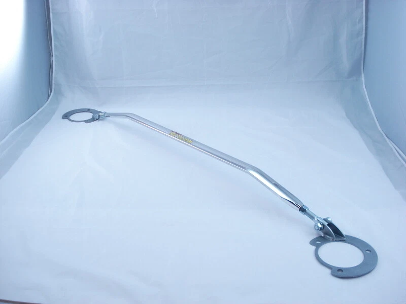 Soporte de torre de puntal ajustable delantero Whiteline KSB514 para Nissan 1991-99 Sentra Foto 2 de 4