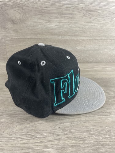 Cappello Berretto Vintage FLORIDA MARLINS MLB Snapback Miami NUOVO ERA ADATTO - Foto 3 di 10