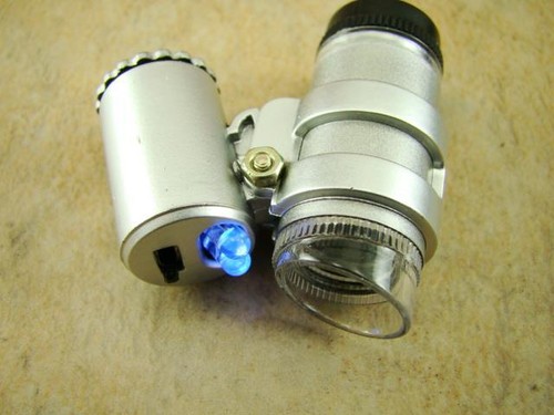 Mini Microscopio Illuminato UV LED 16X Potenza Messa a fuoco regolabile - Oro Minerali Gemme - Foto 5 di 7