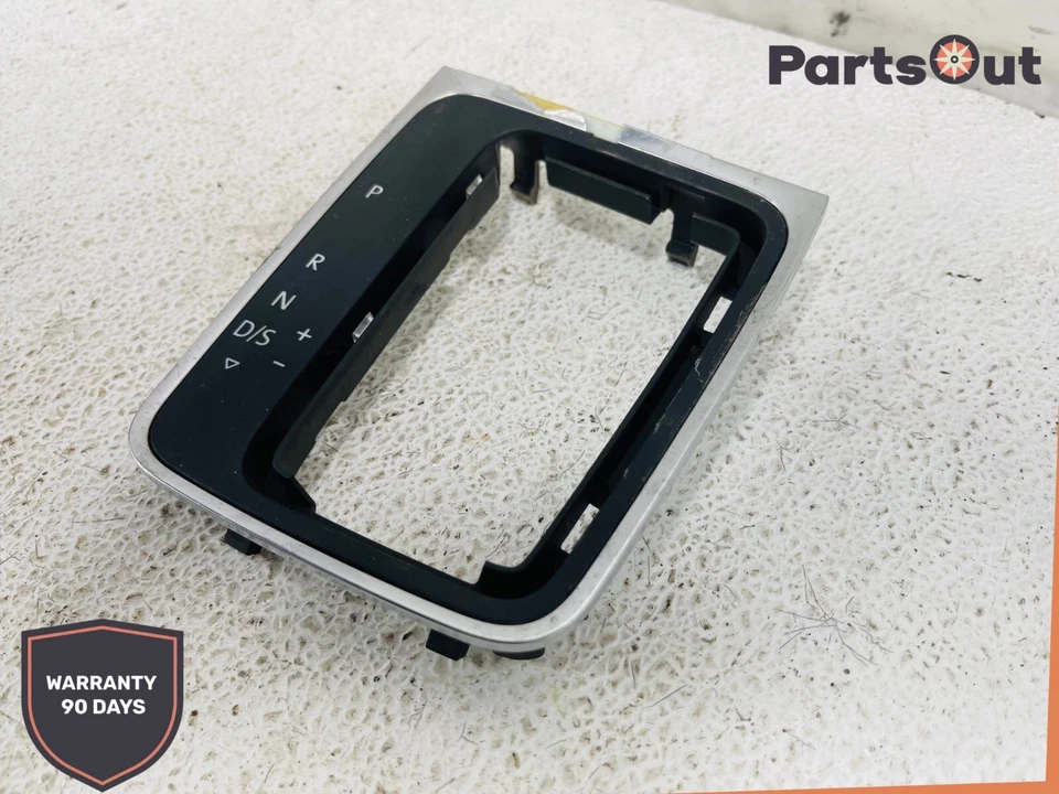 Volkswagen Golf R 2015-2019 consola central palanca de cambios cubierta bisel OEM Foto 2 de 4