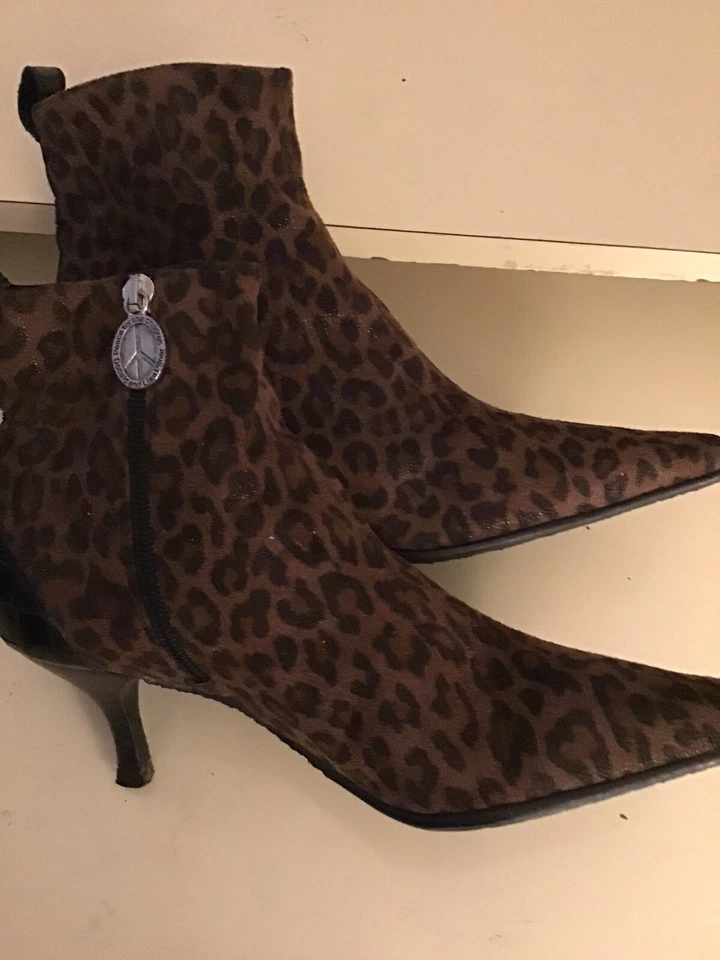 Donald Pliner Women Leopard Suede Heel Boots size 6.5 Euro 37.5 - Image 3 of 4