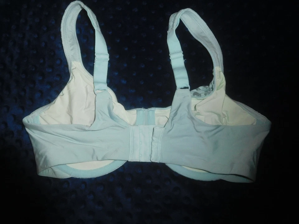 EUC! Olga Sheer Leaves Light Green Lace Minimizer Bra Size 40C Style 35519 - Image 2 of 3