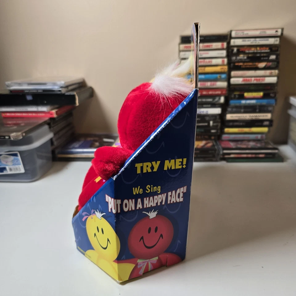 DanDee Vintage Smiley Face Pelúcia cantar “Put On A Happy Face” Novo Estoque Antigo - Imagem 2 de 4